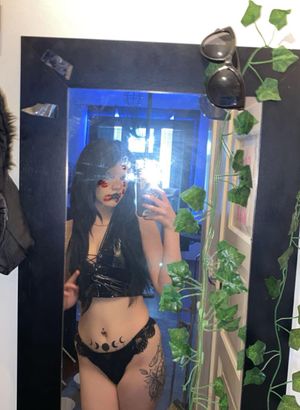 gothic-elvira photo #11 photo n 11