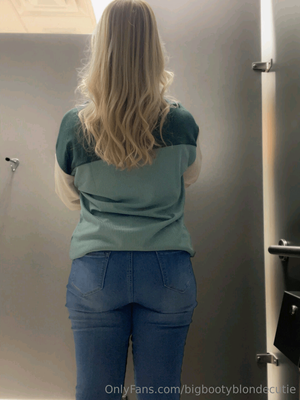 big-booty-blonde-cutie-1 photo #20 photo n 20