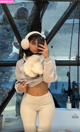 Melody Oz  - Image