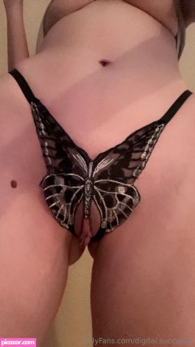 Eva Wolfe  - Image