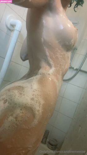 carolinemeeoww  - Image