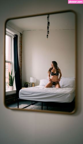 Julie R - Image