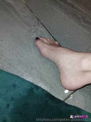 petite-goddess123 photo #1 photo n 1