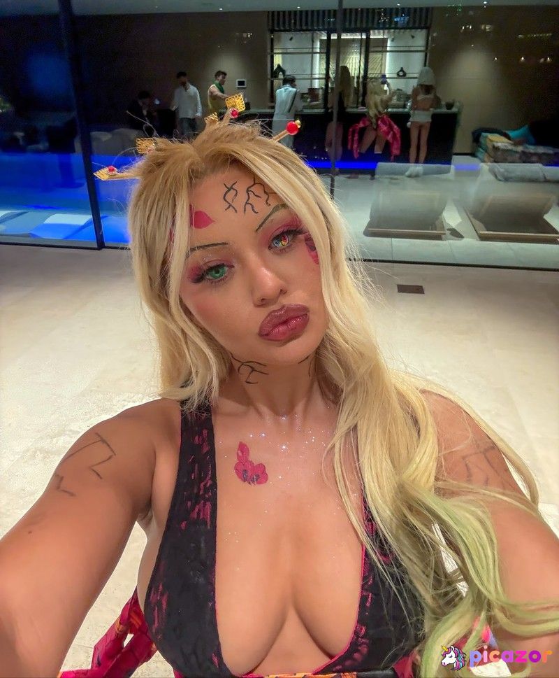 Sofia Jamora N808