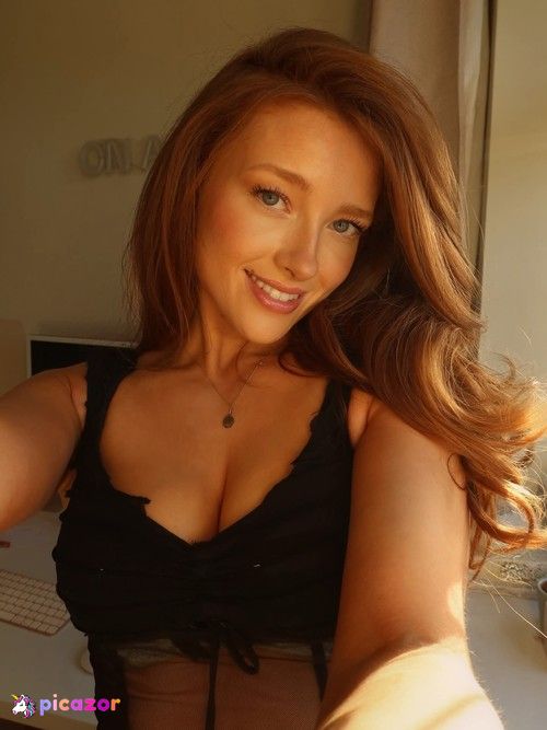phoebeisginger  - Image