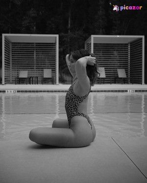 sarah-senecal-1 photo #37 photo n 37