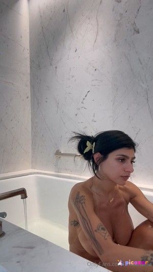 mia-khalifa photo #967 photo n 967