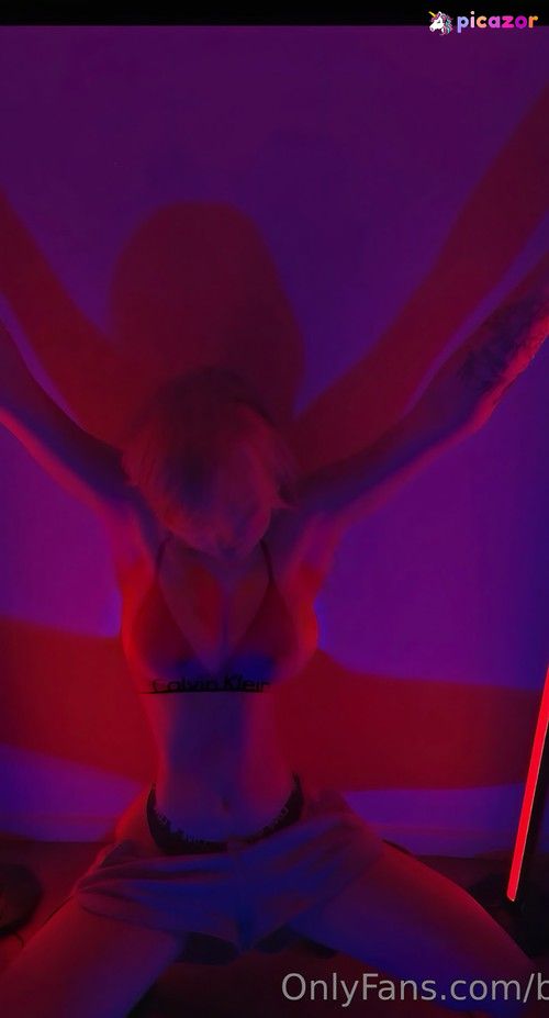 blonde_vivi - Image