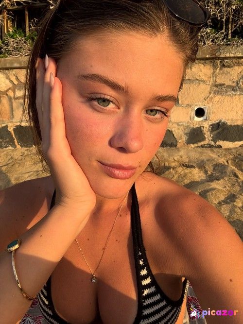 nicolebookerr  - Image