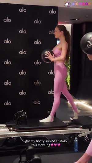 larsen-thompson-1 video #197 photo n 197