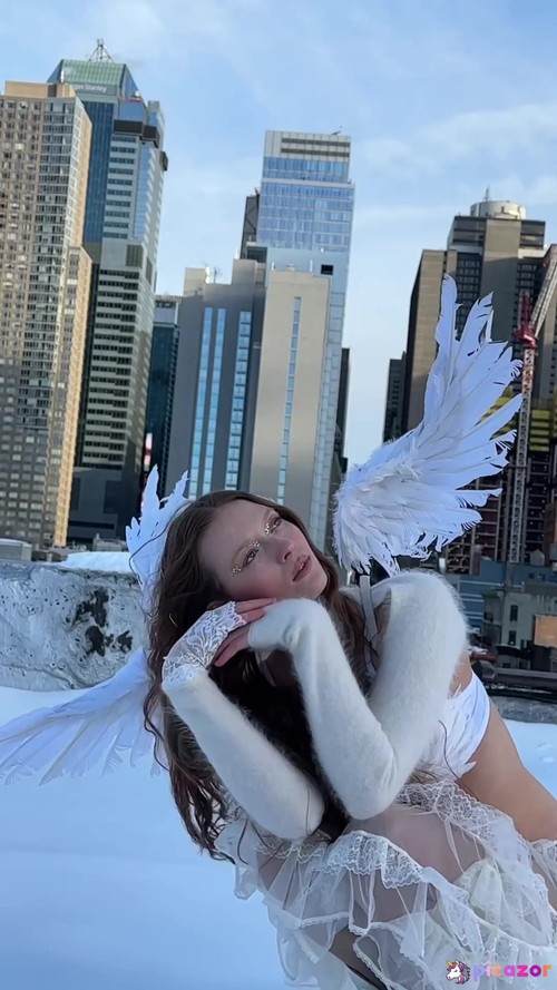Larsen Thompson - Image