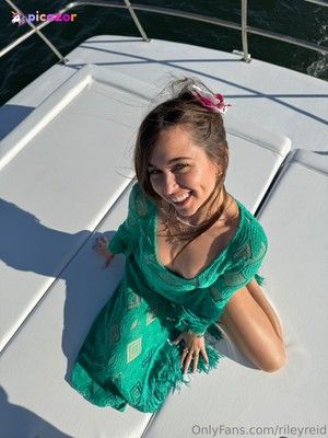 rileyreid-1 photo #1 photo n 1