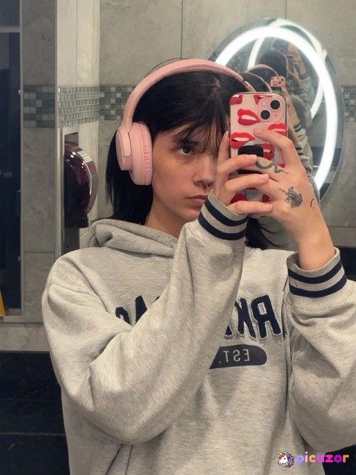 Julia Graham - Image