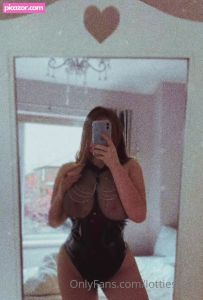 lottie-skye-1 video #50 photo n 50