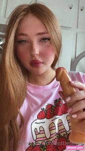 lottie-skye-1 video #78 photo n 78