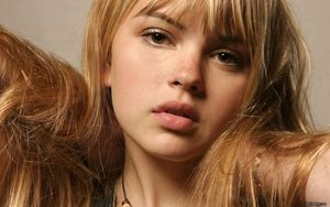 aimee-richelle-teegarden photo #70 photo n 70