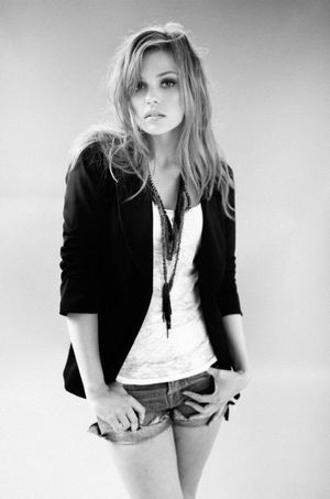 aimee-richelle-teegarden photo #79 photo n 79