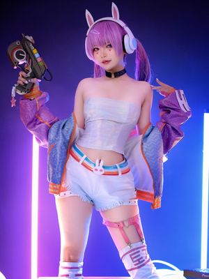 ZinieQ Cosplayer N42