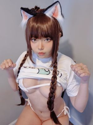 ZinieQ Cosplayer N8