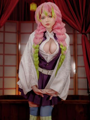 ZinieQ Cosplayer N49