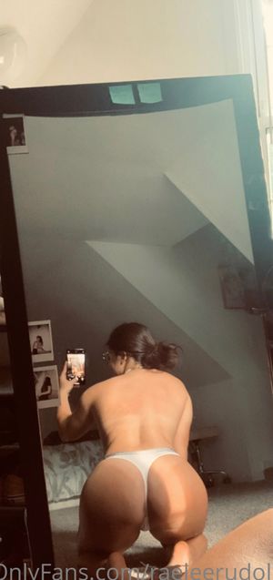 Raeleerudolph22 N4