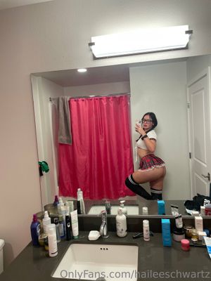 haileeschwartz-1 photo #488 photo n 488