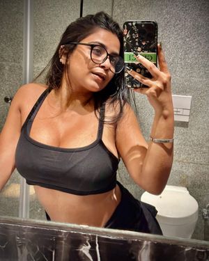 SUHANA KHAN - Thumb