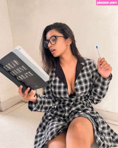 SUHANA KHAN - Image