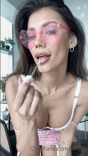 Tiffany Keller N25