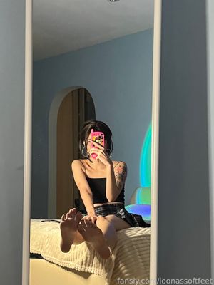 loonassoftfeet - Thumb
