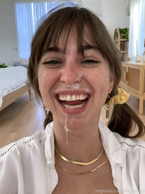 Riley Reid - Thumb