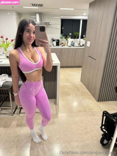 Angie Varona - Image