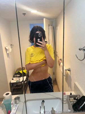 VanessaRhd - Thumb