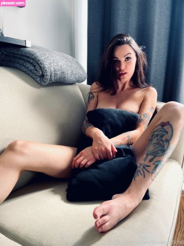 Vikki Blows - Image