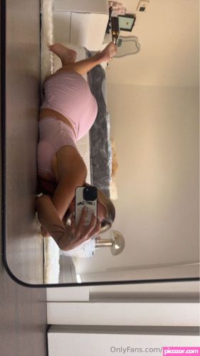 Kaitlyn Krems - Image