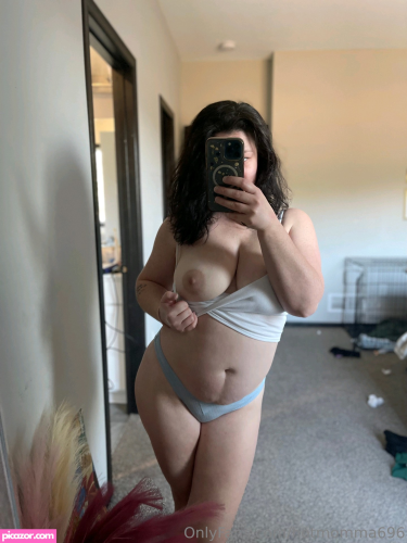 Hotmomma696  - Image