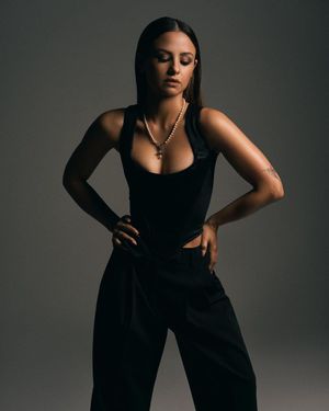 aimee-carrero-1 photo #18 photo n 18