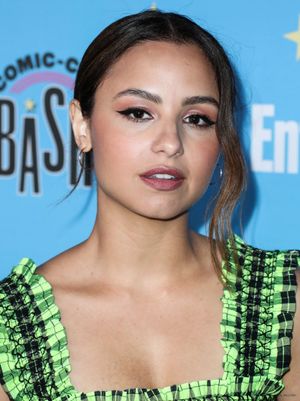 aimee-carrero-1 photo #10 photo n 10