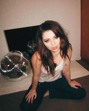 Sammi Hanratty N15