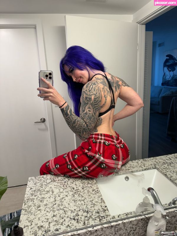 strongwaifu N103