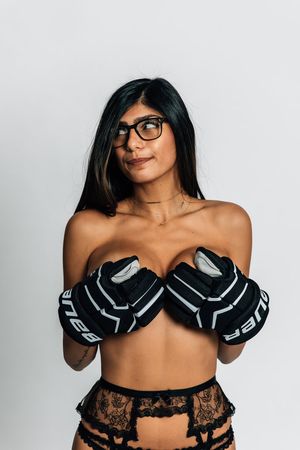 Mia Khalifa - Thumb