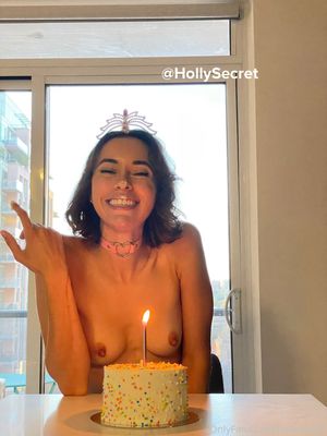 holly-secrets-2 photo #221 photo n 221