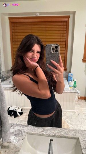 Mikayla Campinos - Thumb