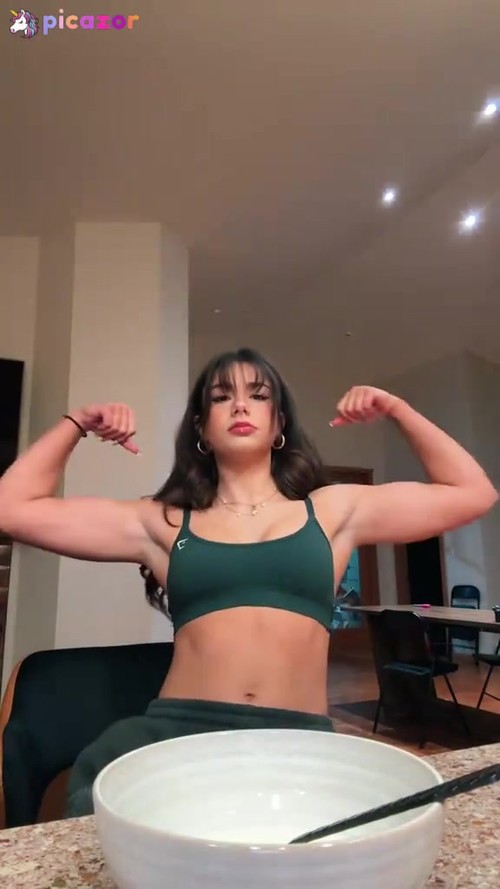 Mikayla Campinos - Image