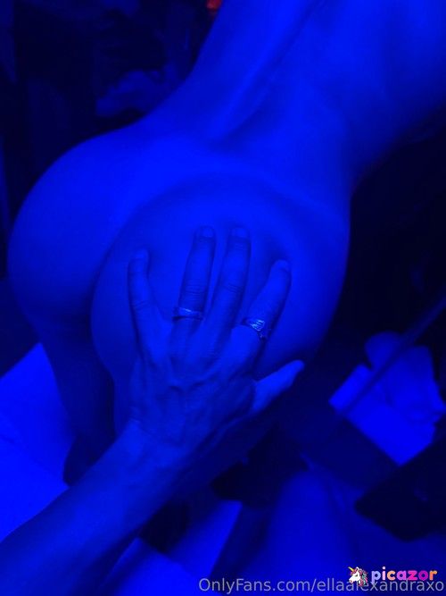 ella alexandraxo  - Image
