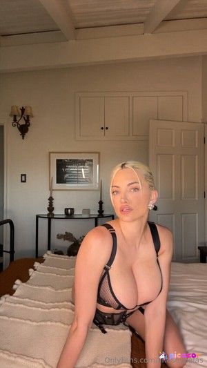 lindsey-pelas photo #2082 photo n 2082