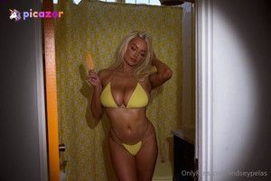 lindsey-pelas photo #1931 photo n 1931