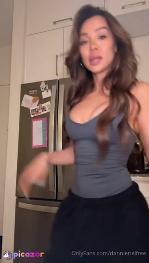 dannie-riel video #370 photo n 370
