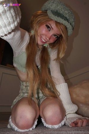 belle-delphine-1 photo #12754 photo n 12754