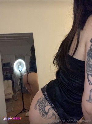 JadeyAnh N38